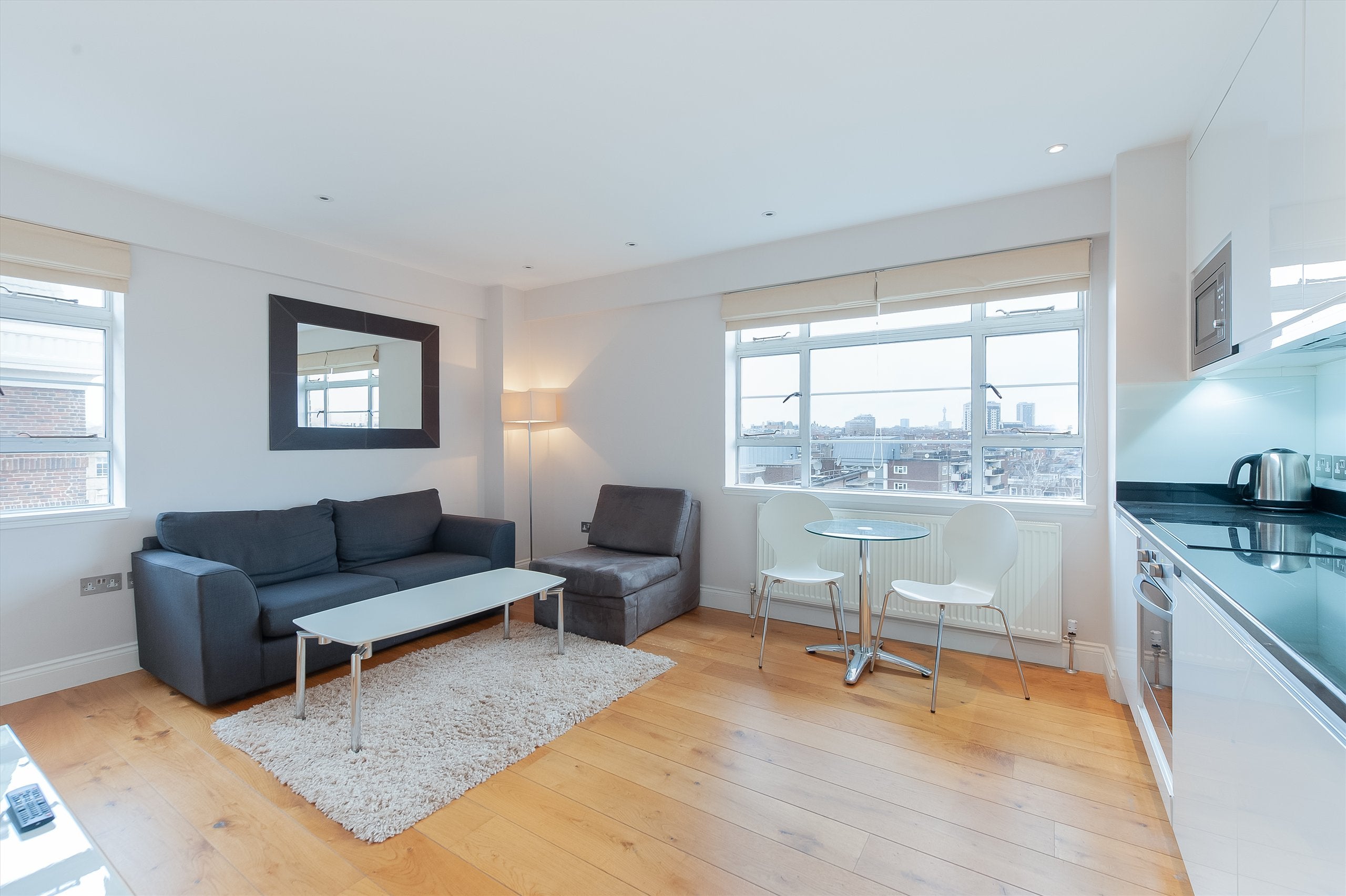 Flat Sloane Avenue in Greater London