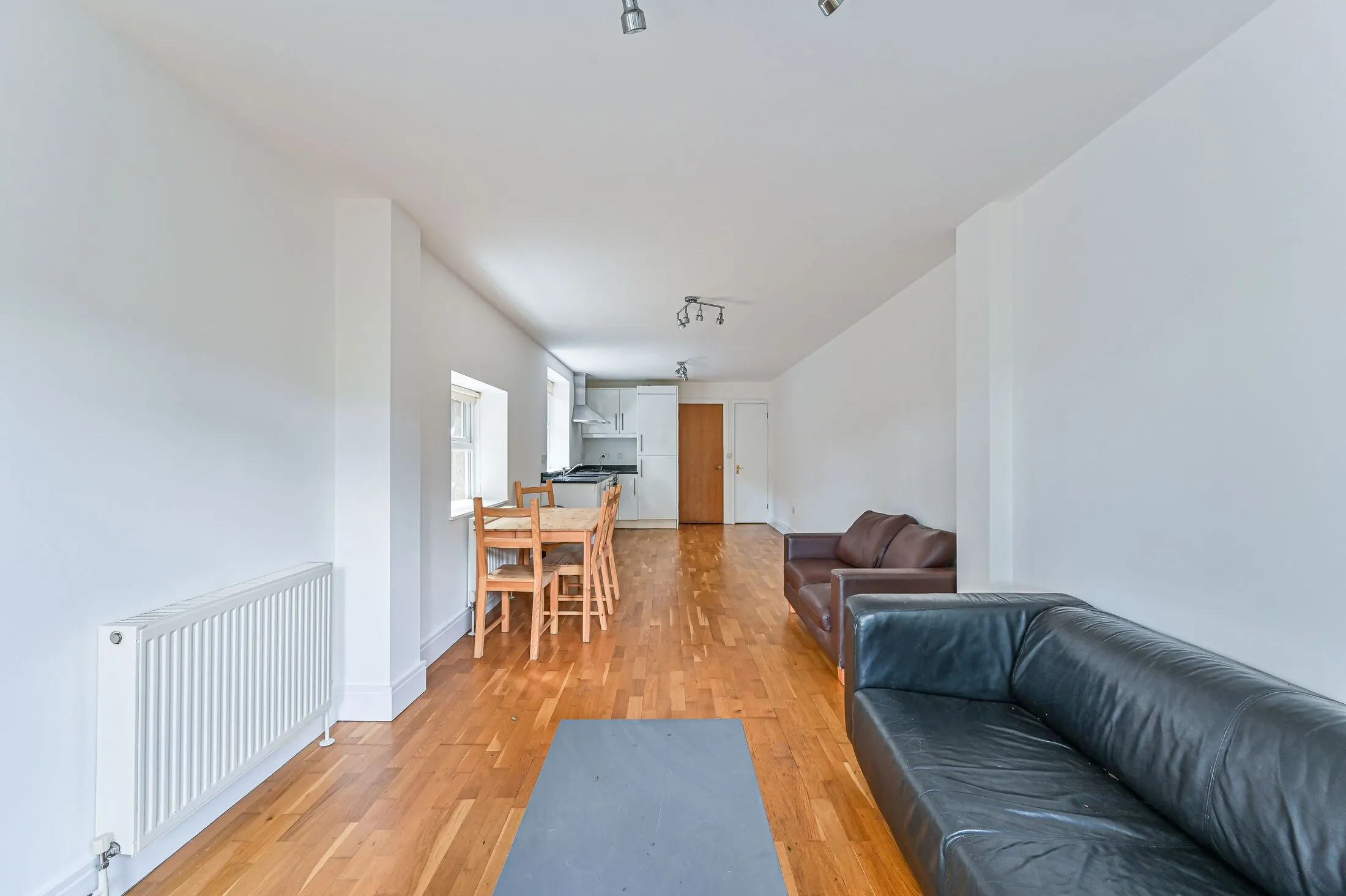 Flat Stockfield Road in Greater London