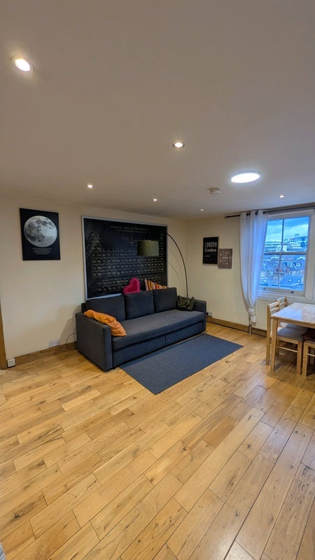 Flat Pentonville Road in Greater London