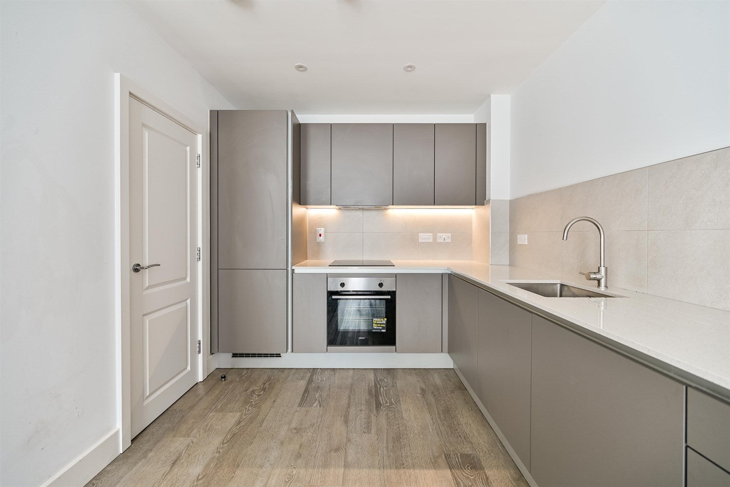 Flat Kenavon Drive in Reading