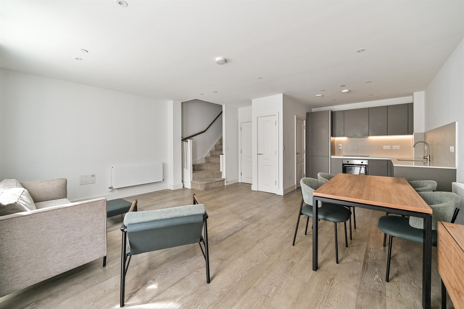 Flat Kenavon Drive in Reading