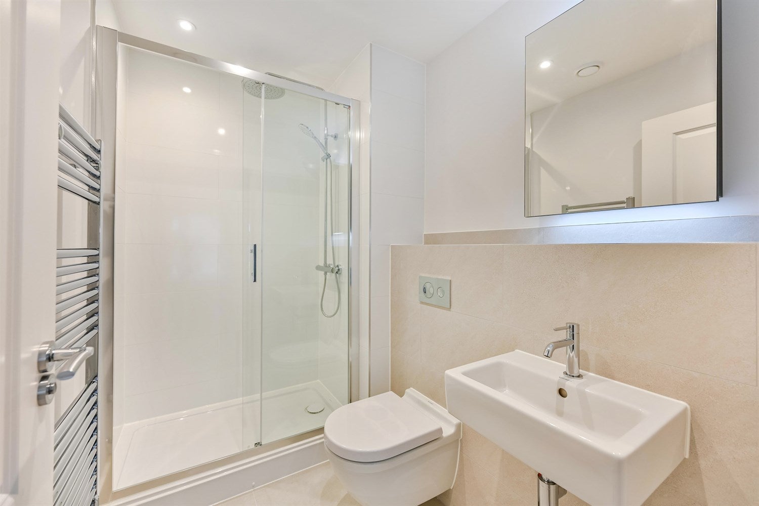 Flat Kenavon Drive in Reading