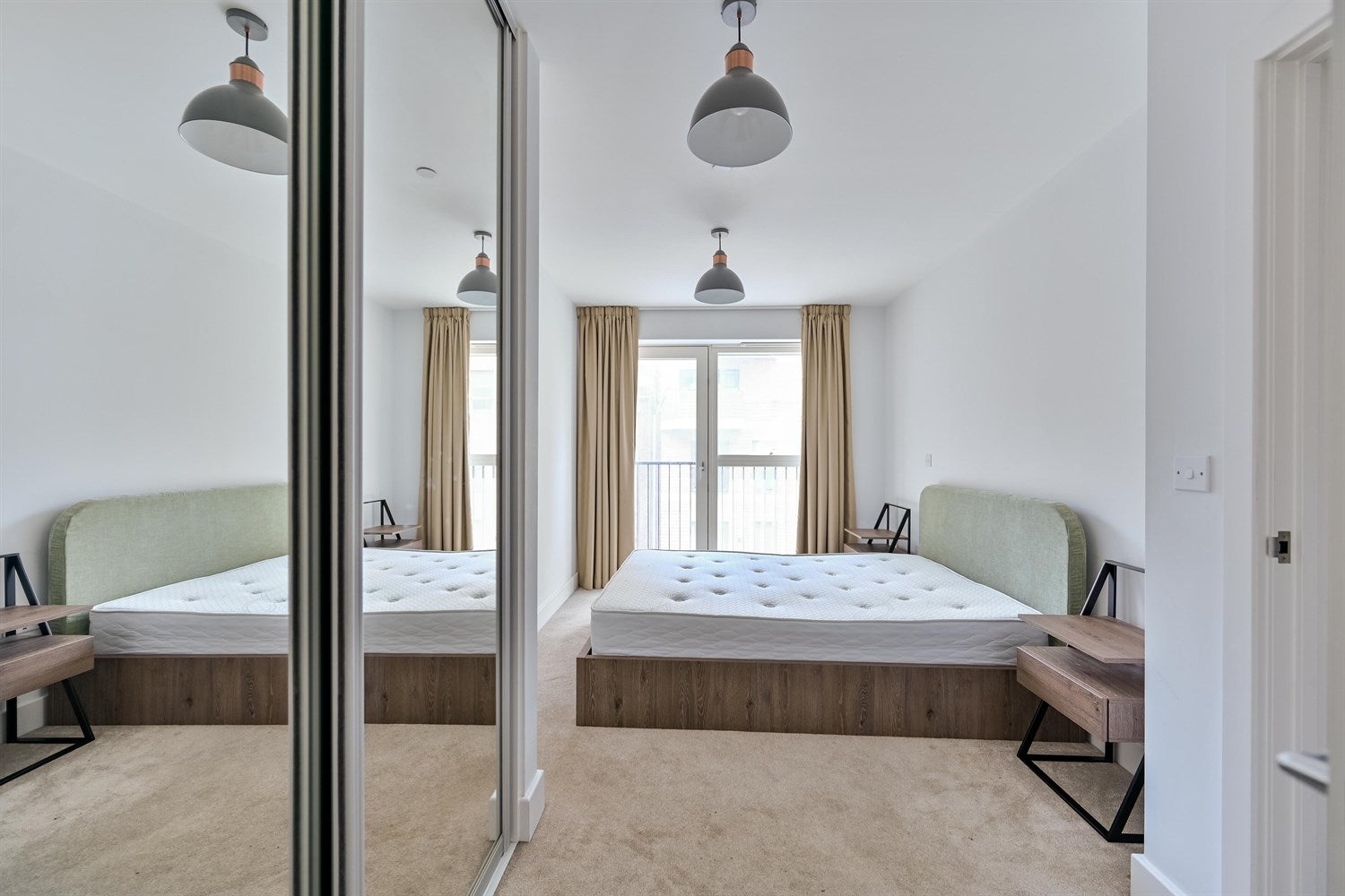 Flat Kenavon Drive in Reading