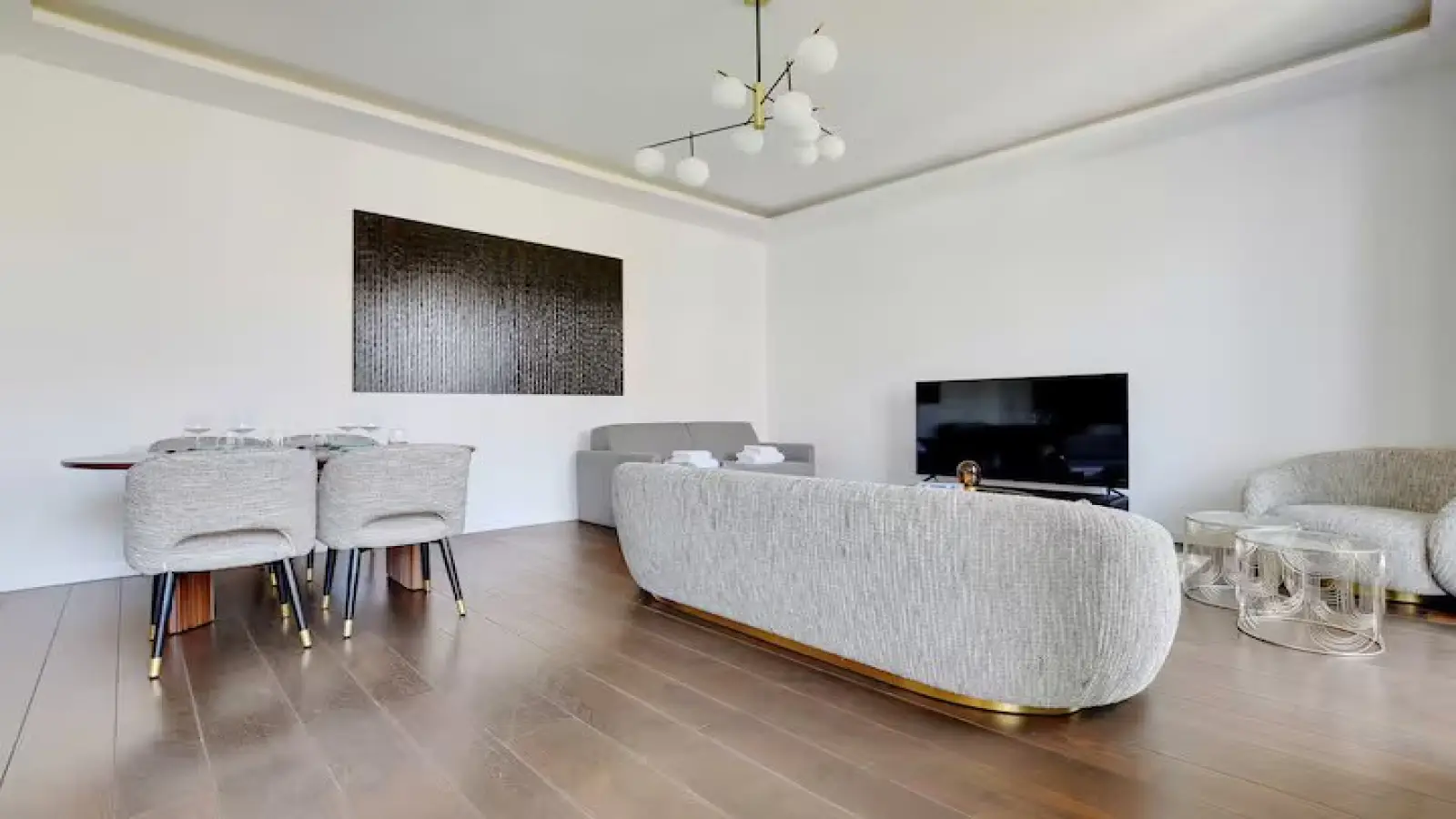 Appartement Avenue Pierre-Iᵉʳ-de-Serbie à Paris