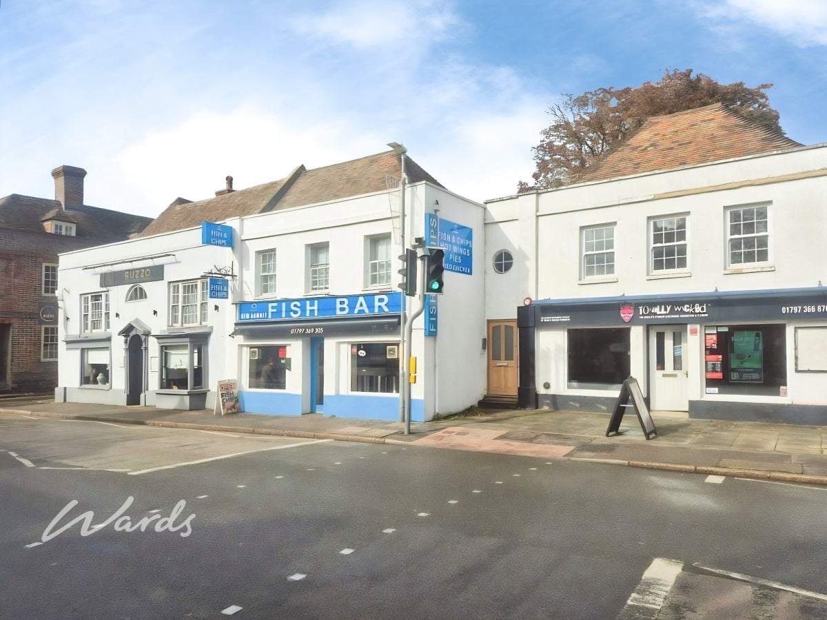 Flat High Street in Folkestone and Hythe District