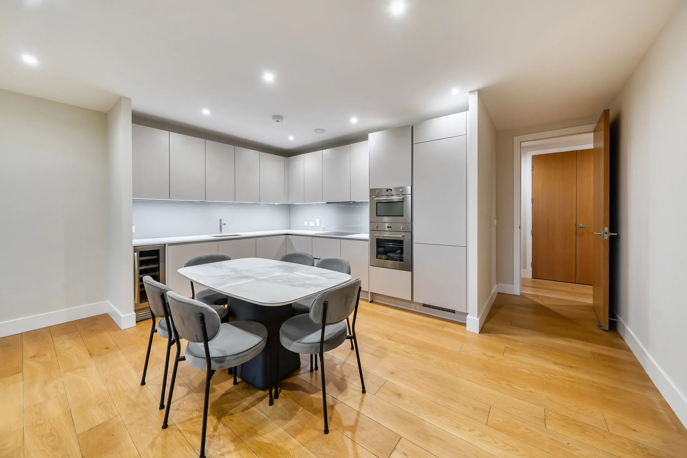 Flat Acton Walk in Greater London