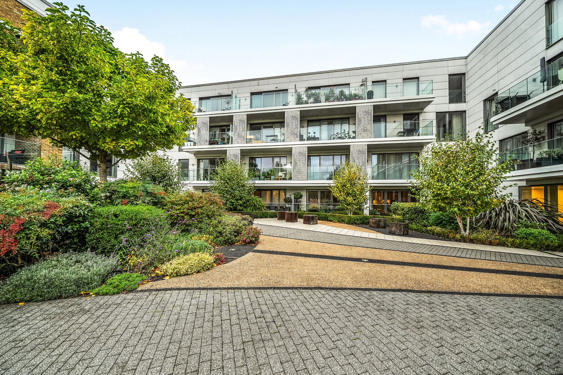 Flat Acton Walk in Greater London