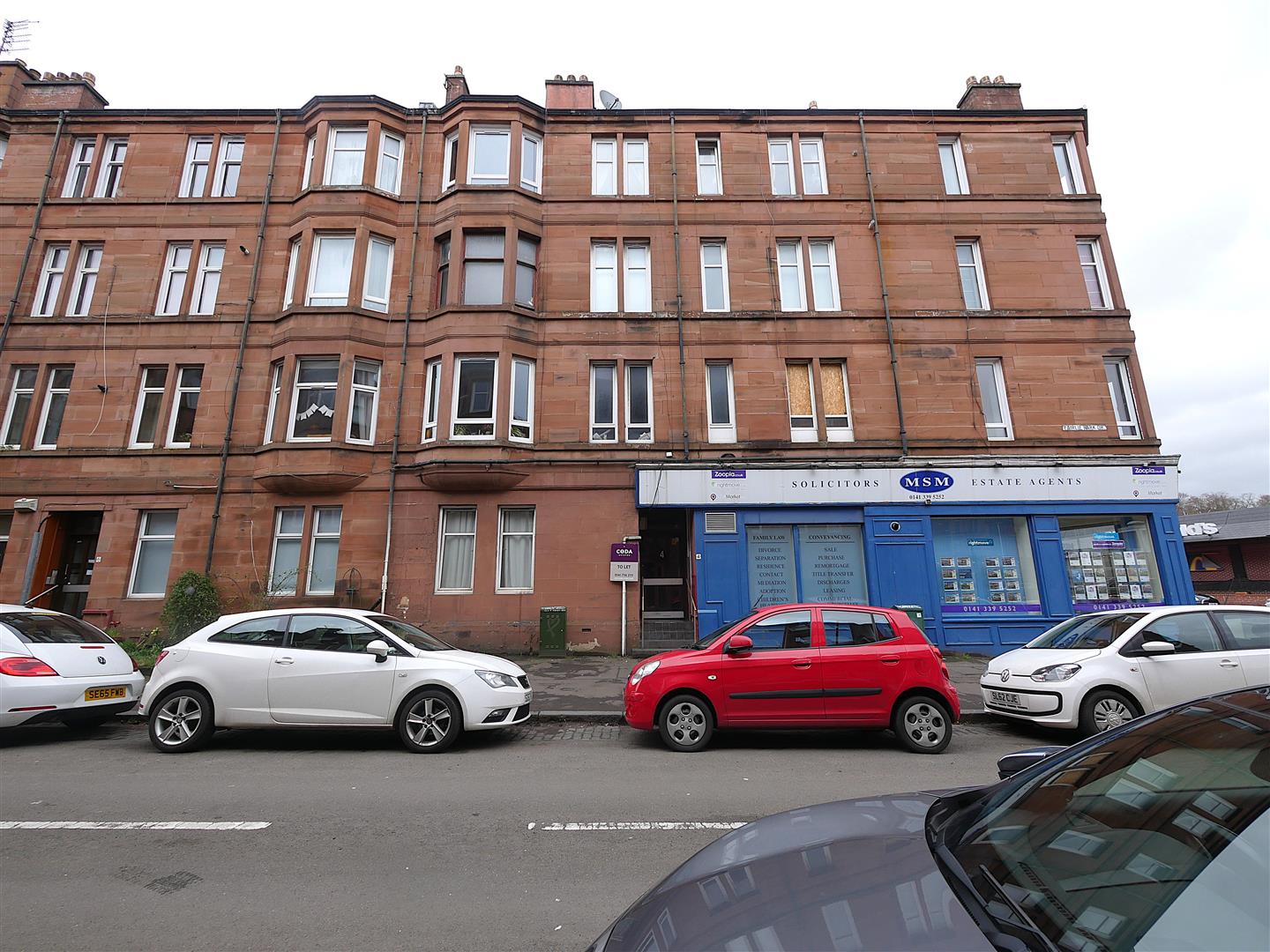 Flat Fairlie Park Drive in Glasgow