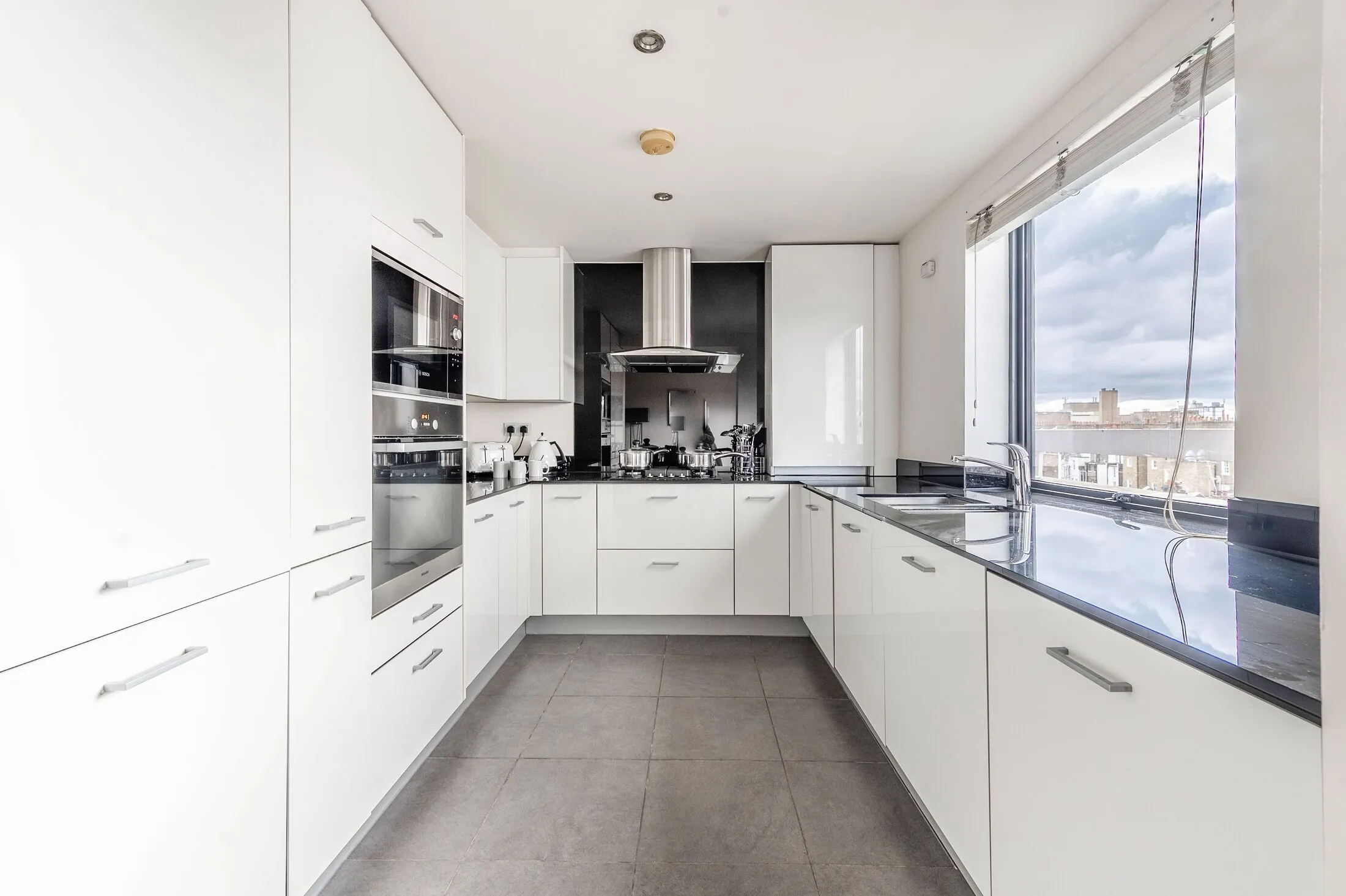 Flat Pond Place in Greater London