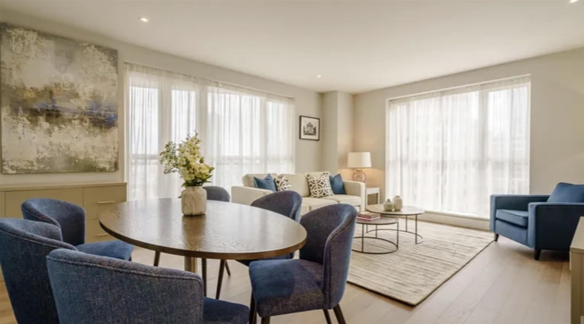 Flat Westferry Circus in Greater London