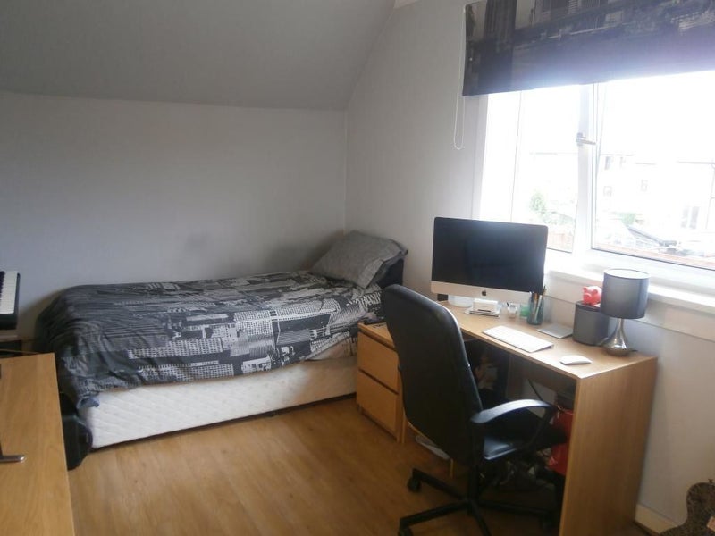 Room Woodburn Street in Dalkeith