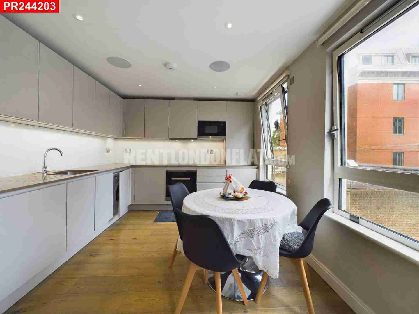 House Regency Place in City of Westminster