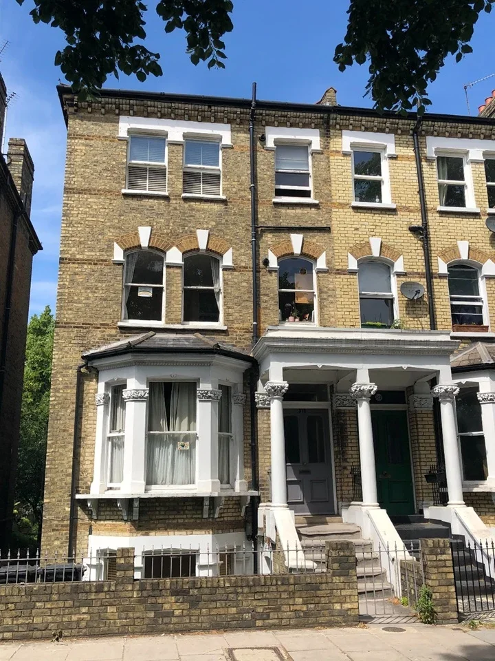 Flat Richmond Road in Greater London