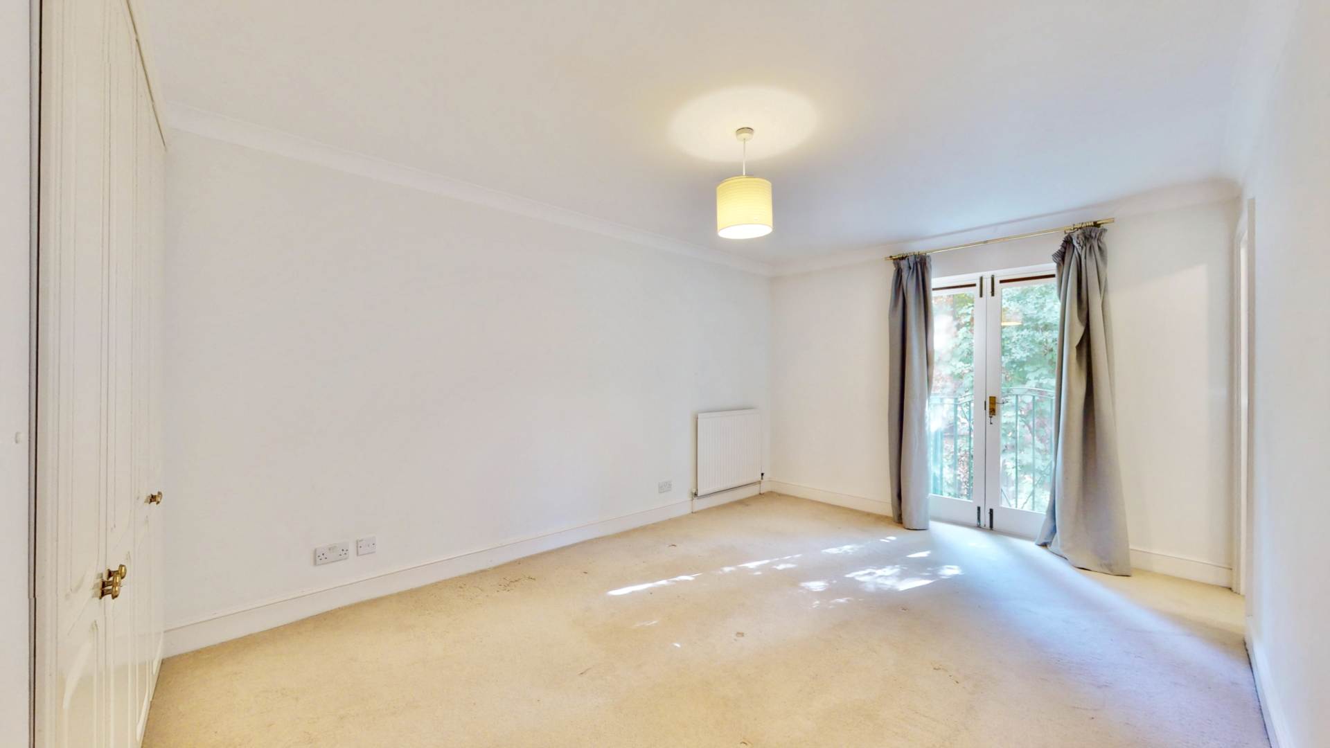 House Ridgeway Gardens in Greater London