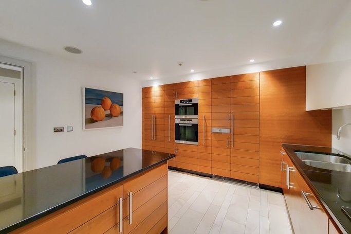Flat Lancelot Place in City of Westminster