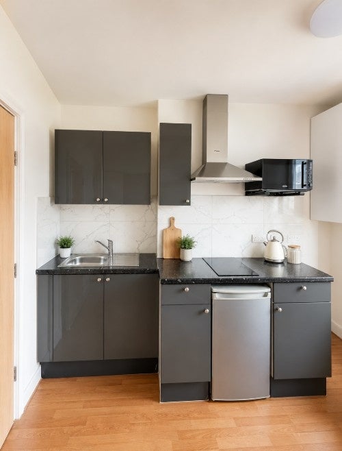 Flat Finchley Road in Greater London