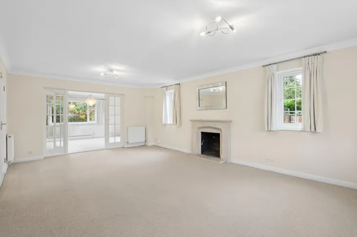 House Millhedge Close in Elmbridge
