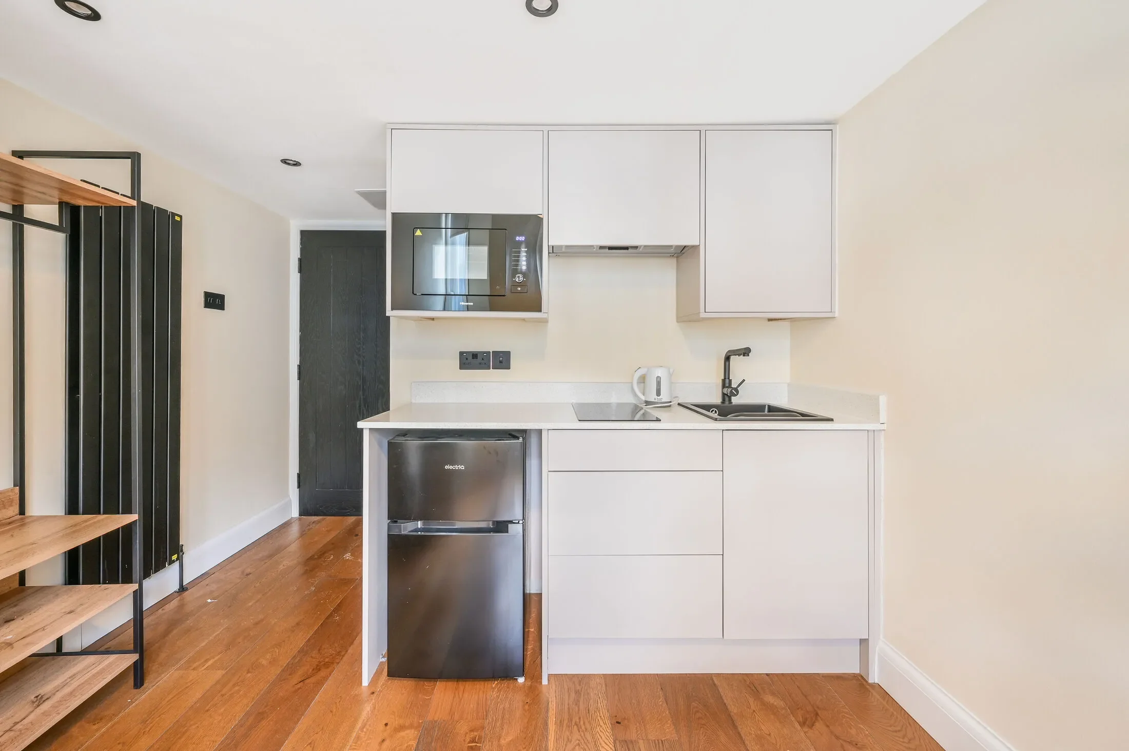 Flat Fairholme Road in Greater London