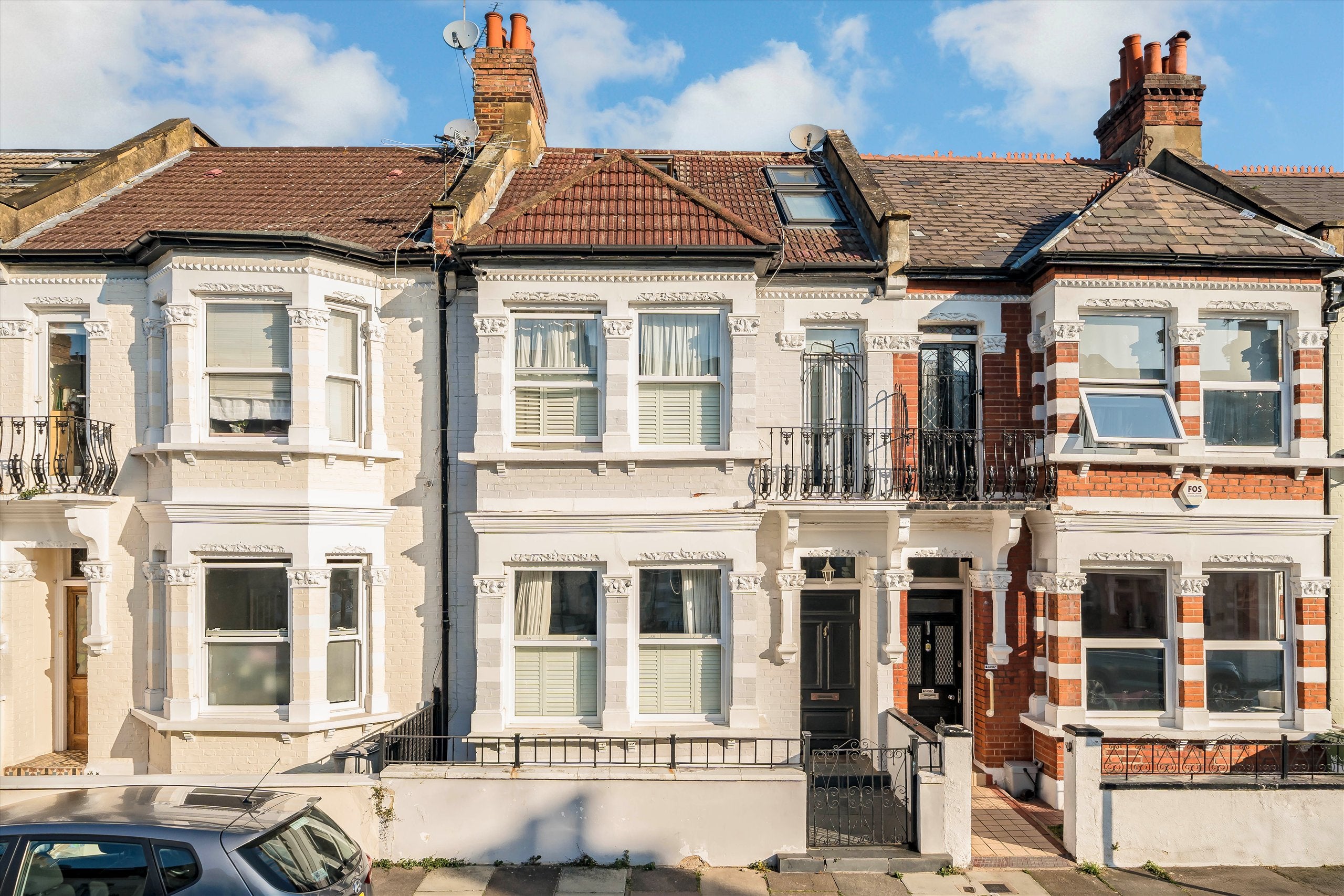 House Burnfoot Avenue in Greater London