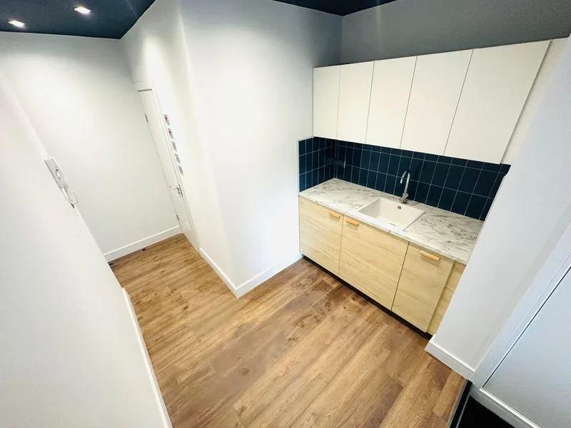 Room Peel Road in Greater London