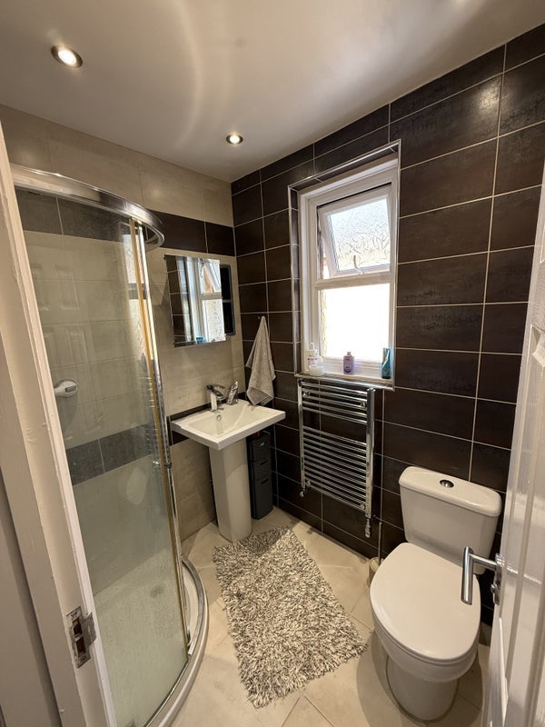 Room Capstone Road in Bournemouth