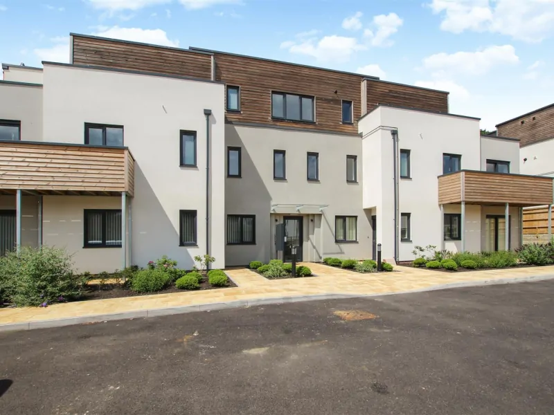 Flat Victoria Road in Mid Sussex