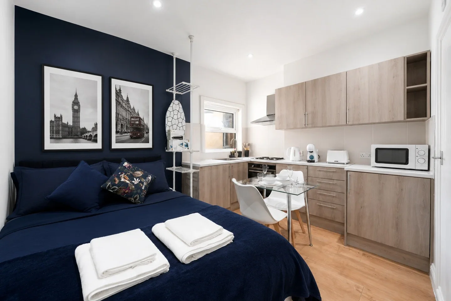Flat Valnay Street in Greater London