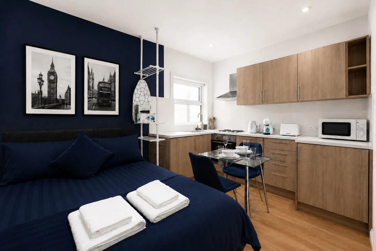 Flat Valnay Street in Greater London