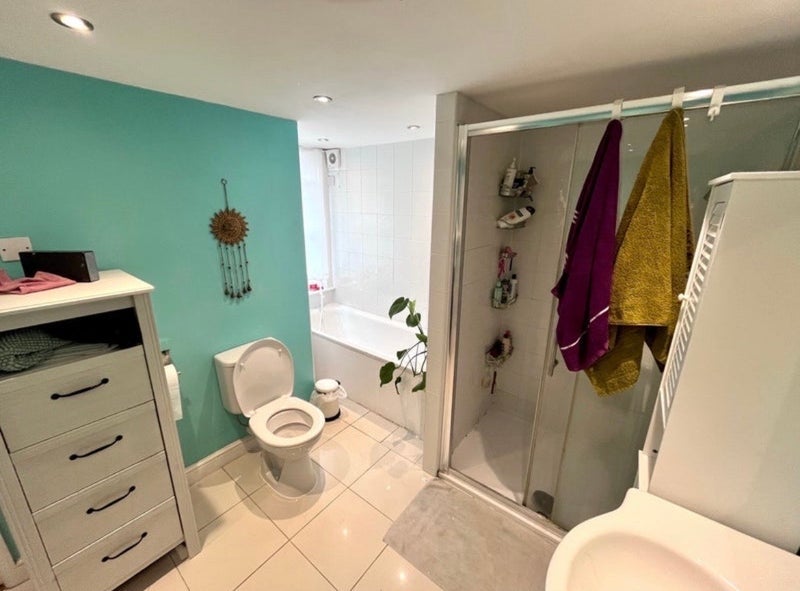 Room Gunton Road in Greater London