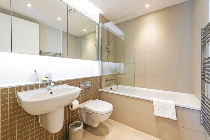Flat Treveris Street in Greater London