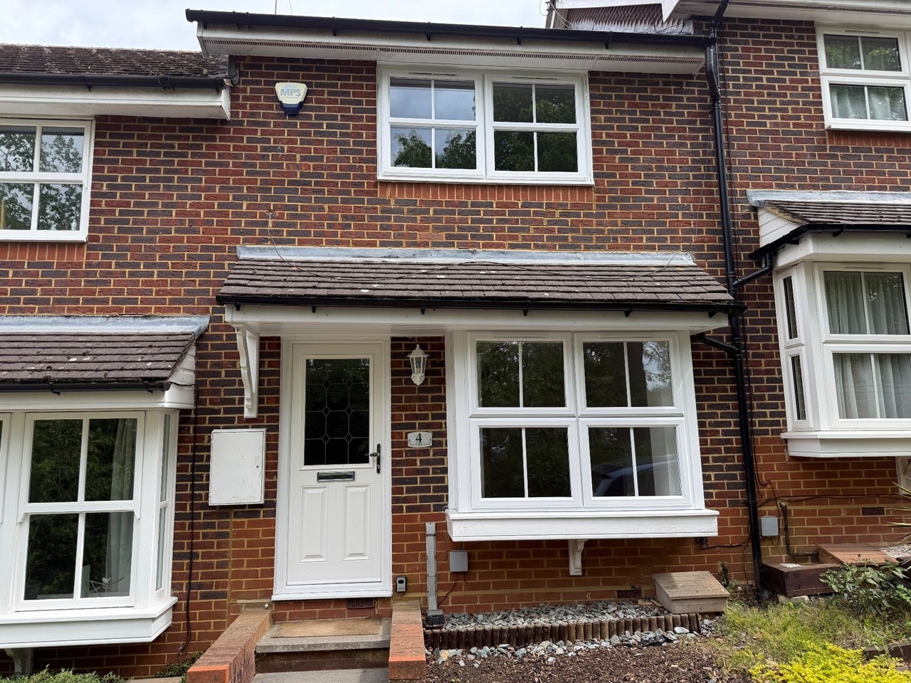 House Poultney Close in Hertsmere