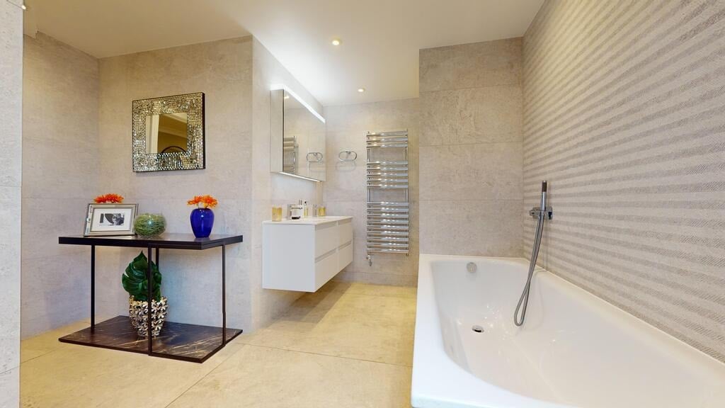 Flat Boydell Court in Greater London