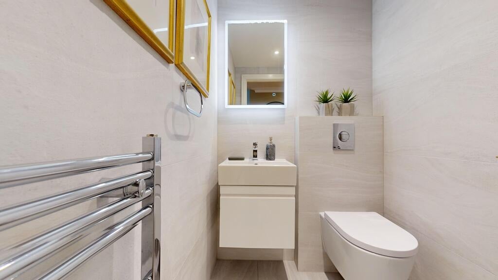 Flat Boydell Court in Greater London