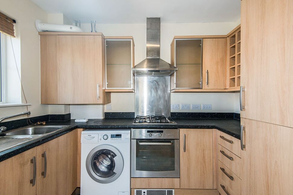 Flat Segensworth Road in Fareham