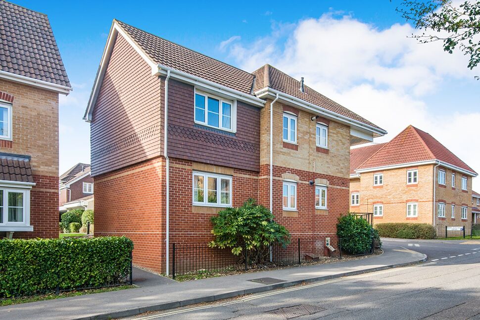 Flat Segensworth Road in Fareham
