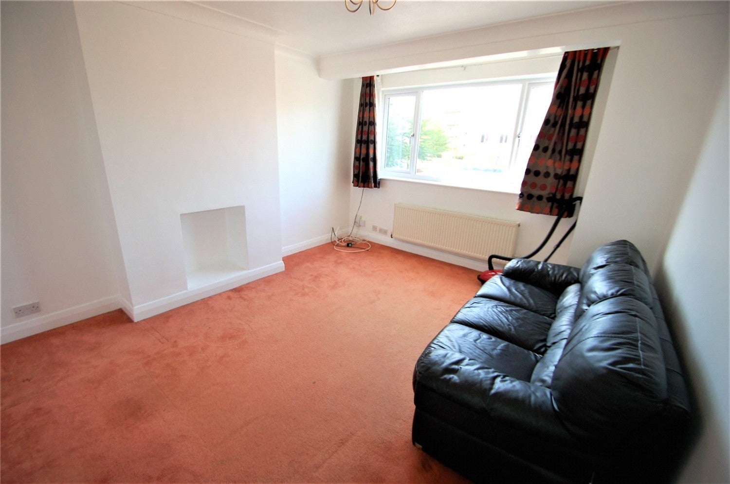 Flat Lancelot Road in Greater London