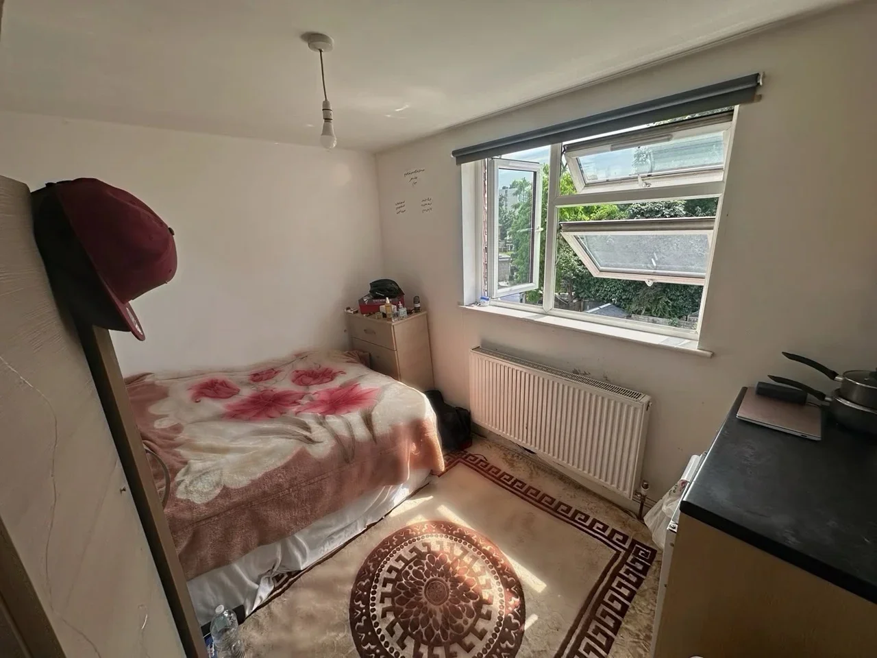 Room St Anselms Road in Greater London