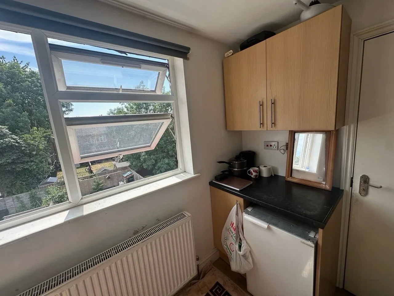 Room St Anselms Road in Greater London