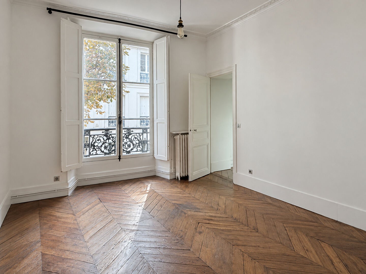 Flat Rue de Beaune in Paris
