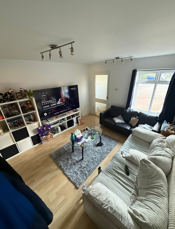 Room Linen Court in Salford