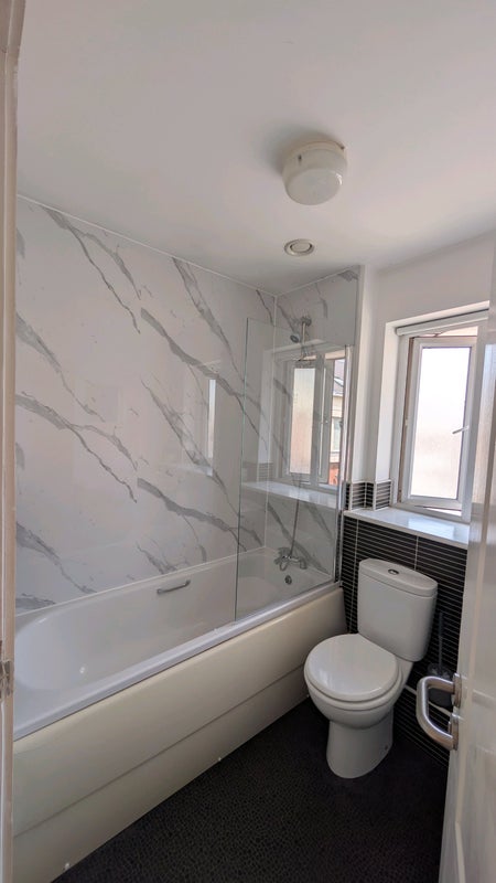 Room Ashton Bank Way in Preston