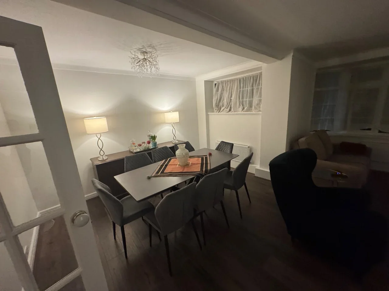 Flat Helena Road in Greater London