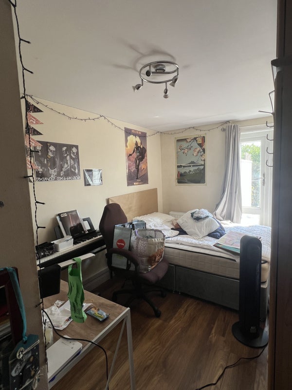 Room Allcroft Road in Greater London