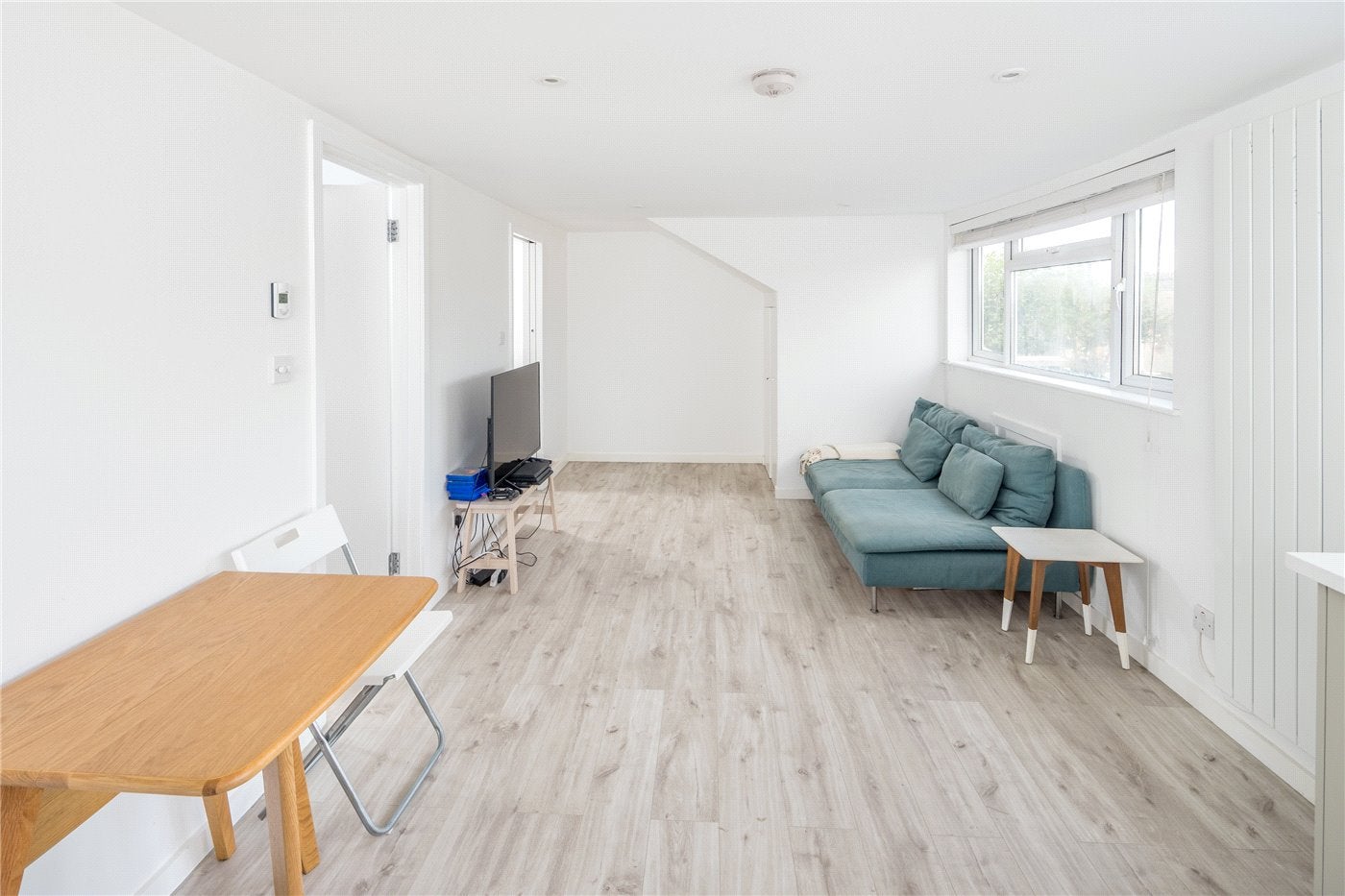 Flat Earlham Grove in Greater London