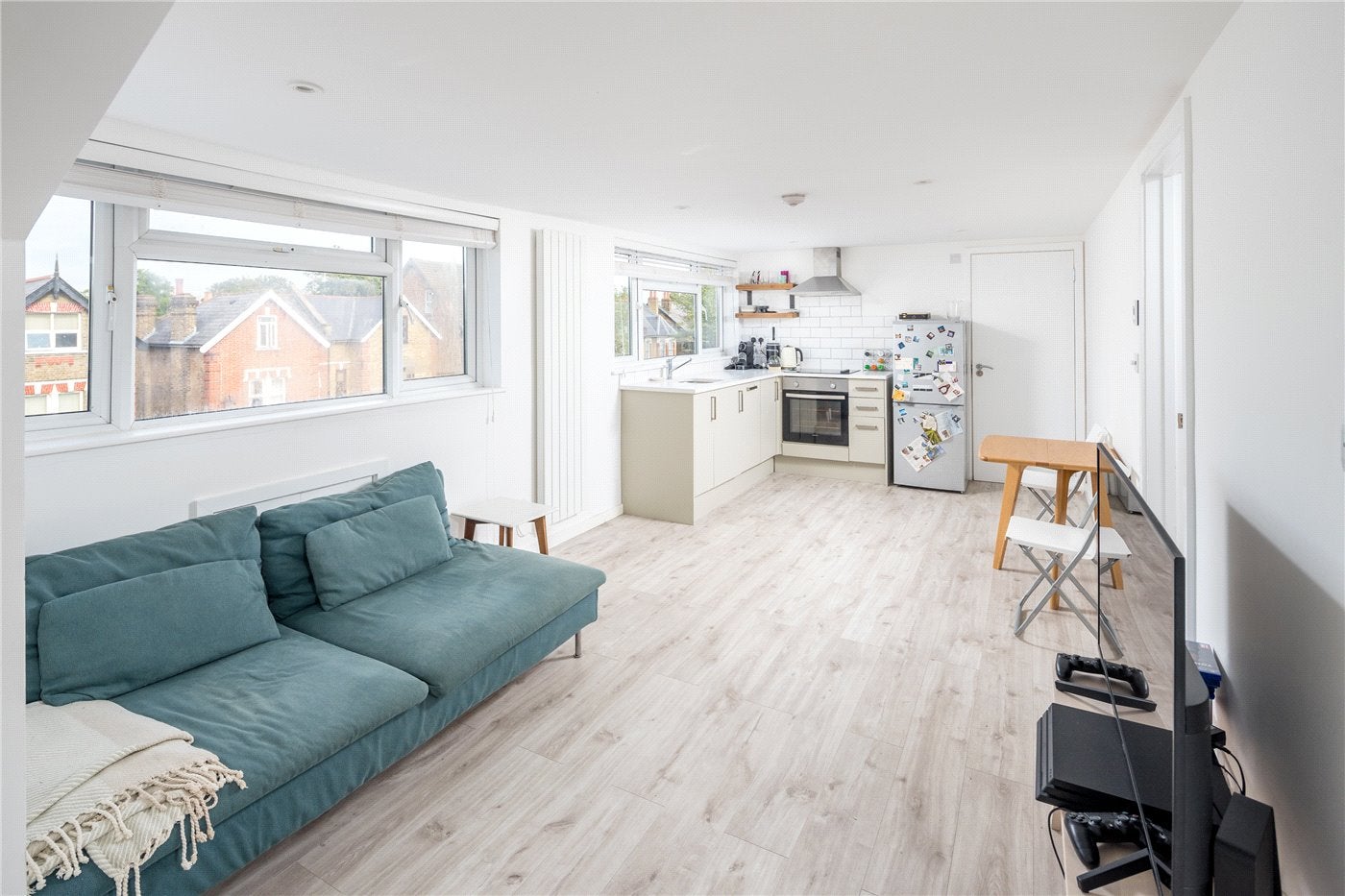 Flat Earlham Grove in Greater London