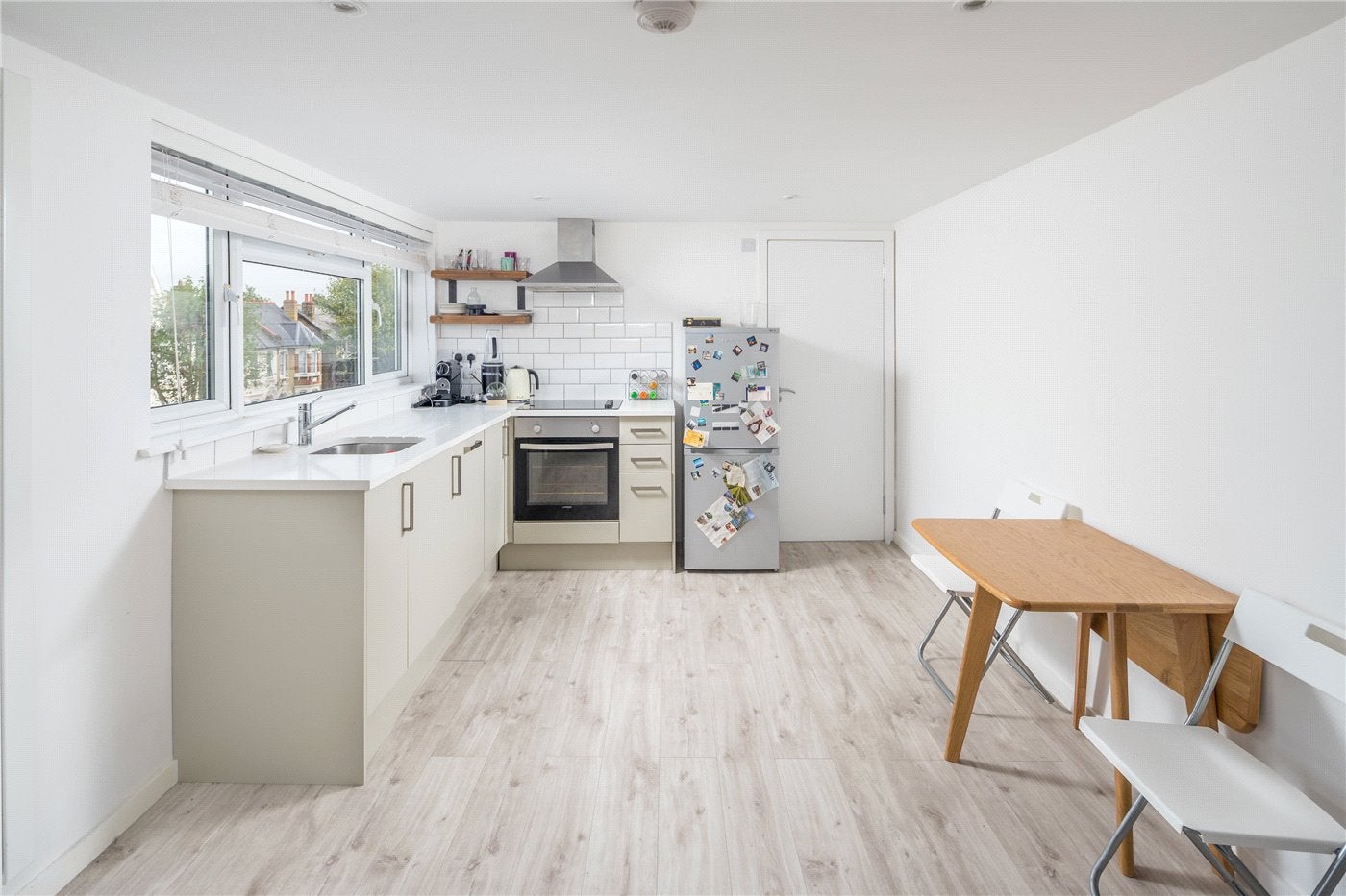 Flat Earlham Grove in Greater London