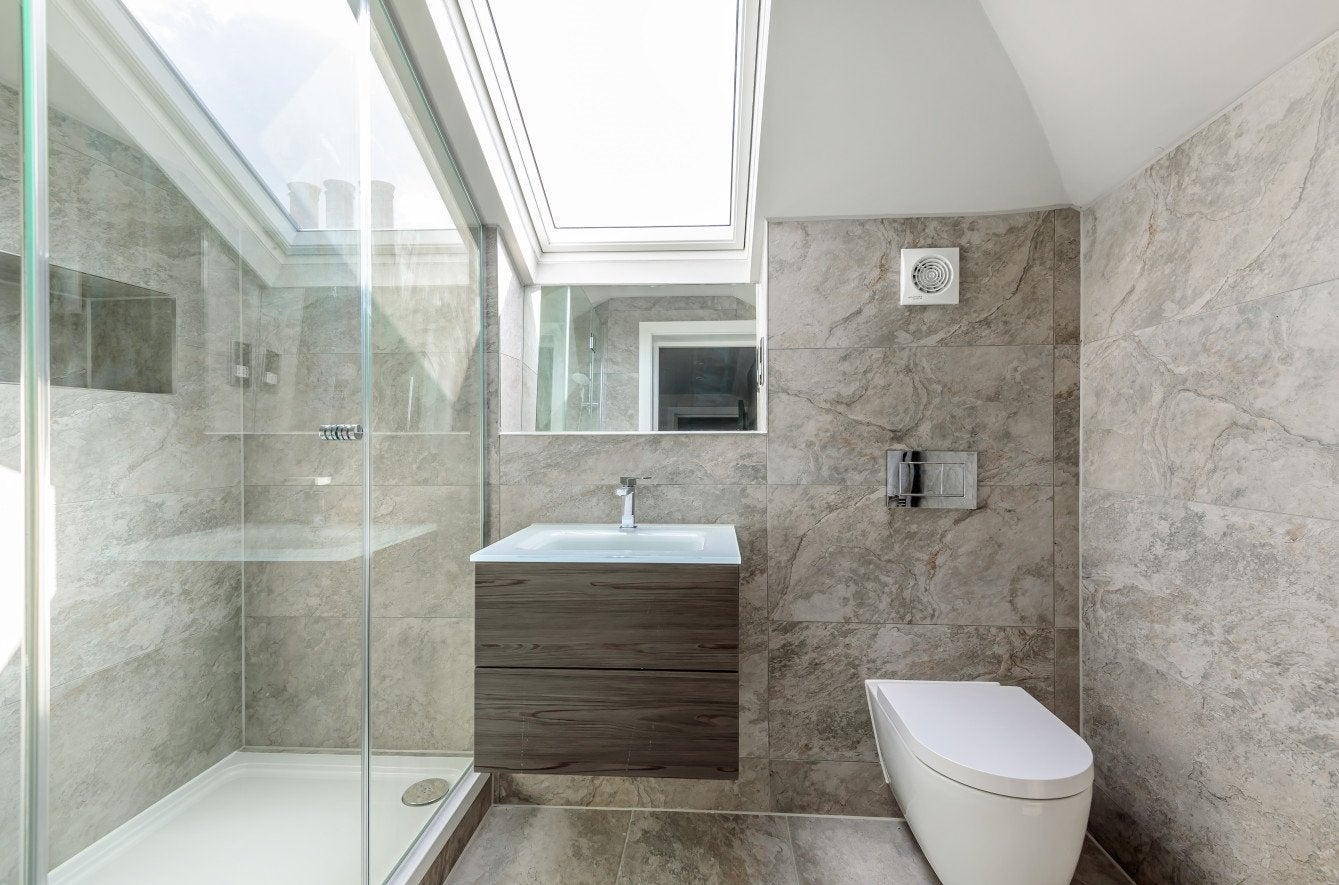 Flat Heron Court in Greater London