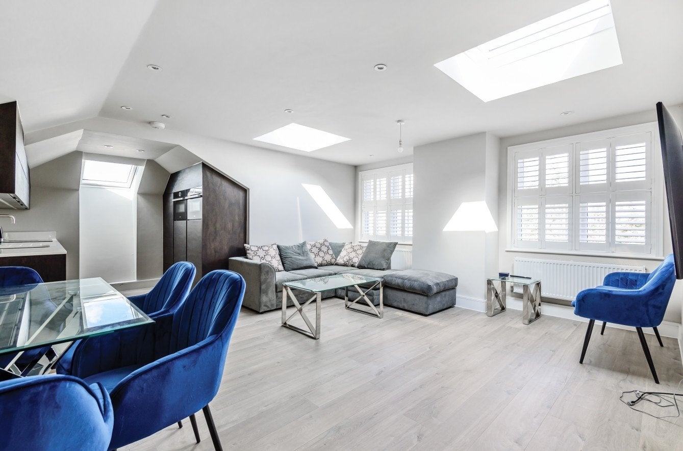 Flat Heron Court in Greater London