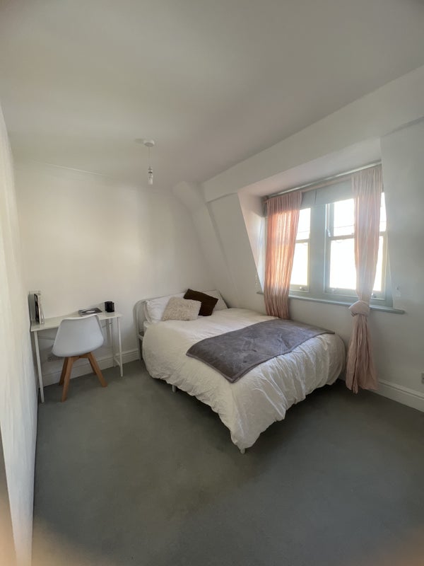Room Lansdowne Place in Greater London