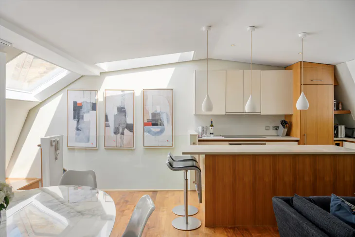 Flat Cadogan Lane in Greater London